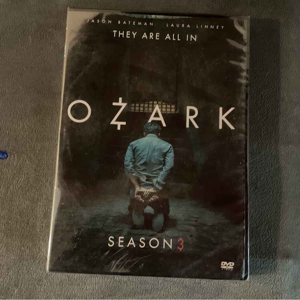 Ozark Season 3 DVD Set 3-Disc New Sealed
Jason Bateman Laura Linney